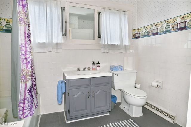 562 Belmont Avenue NE, Warren, OH 44483