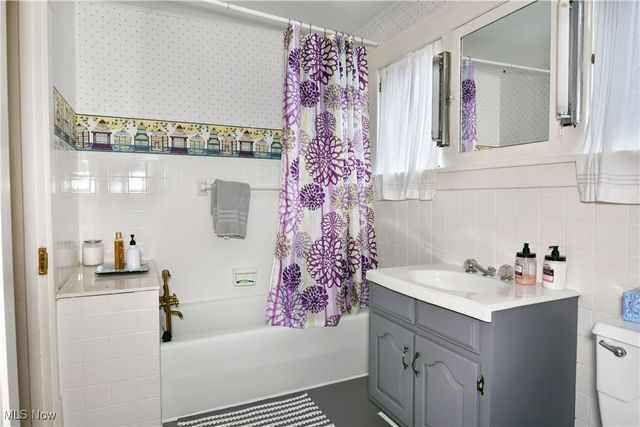 562 Belmont Avenue NE, Warren, OH 44483