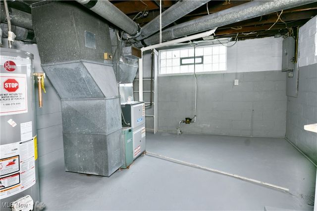 562 Belmont Avenue NE, Warren, OH 44483