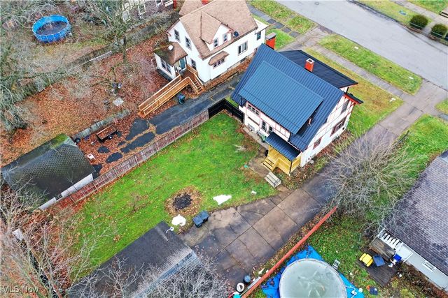 562 Belmont Avenue NE, Warren, OH 44483