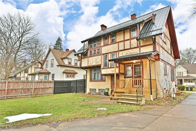 562 Belmont Avenue NE, Warren, OH 44483