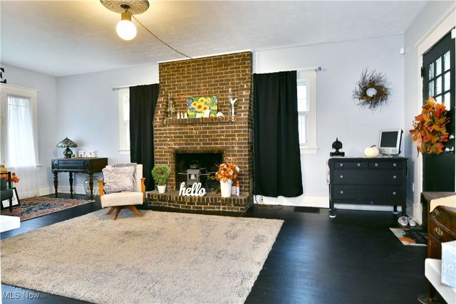 562 Belmont Avenue NE, Warren, OH 44483