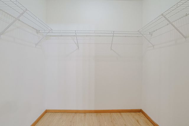 881 N Swift Road 206, Addison, IL 60101