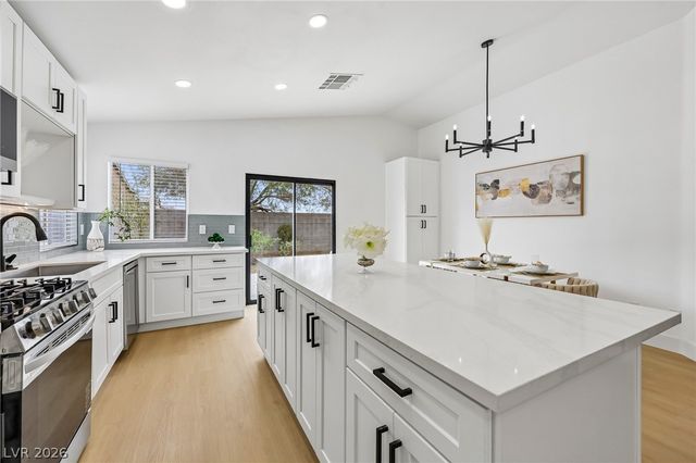 8360 Silverdale Avenue, Las Vegas, NV 89113