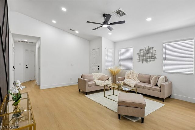8360 Silverdale Avenue, Las Vegas, NV 89113