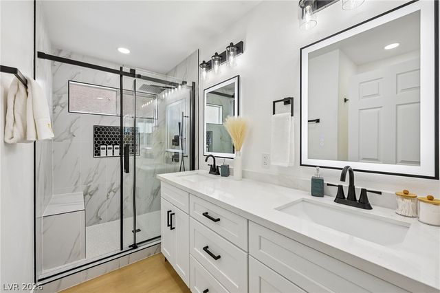 8360 Silverdale Avenue, Las Vegas, NV 89113
