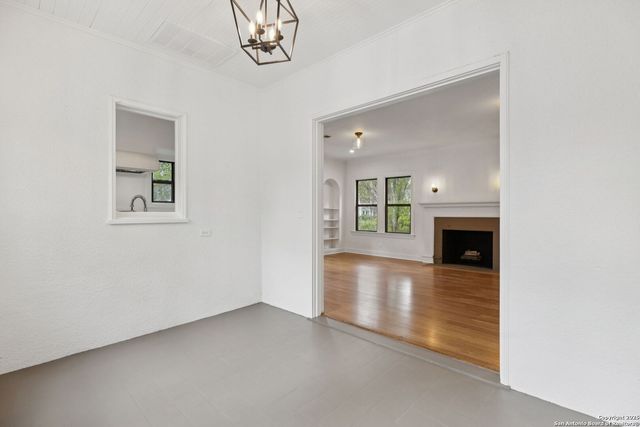 122 E Norwood Ct, San Antonio, TX 78212