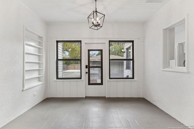 122 E Norwood Ct, San Antonio, TX 78212