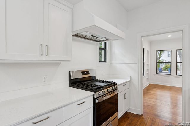 122 E Norwood Ct, San Antonio, TX 78212