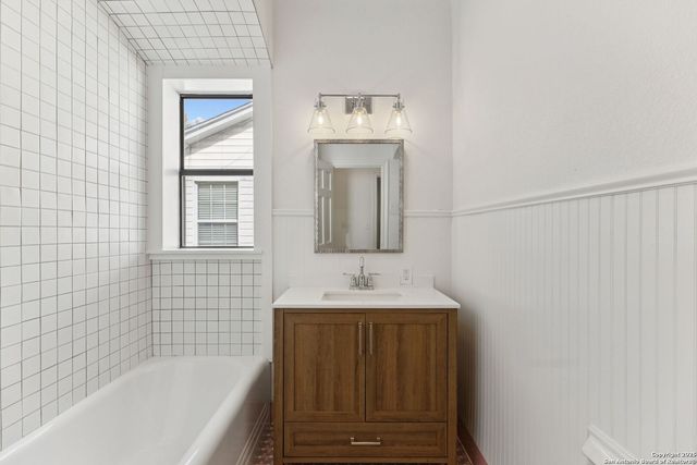 122 E Norwood Ct, San Antonio, TX 78212