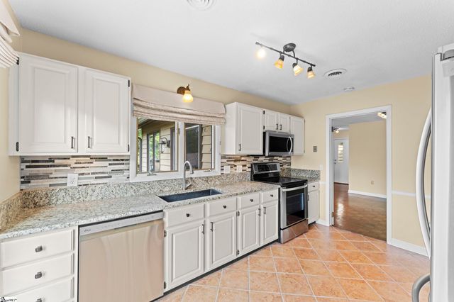 129 Tanager Circle, Greer, SC 29650