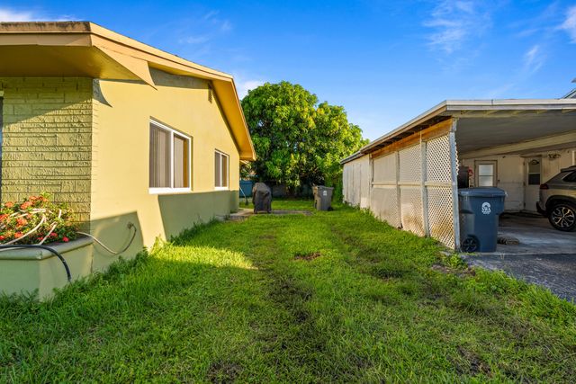 4786 Pine Cone Lane, West Palm Beach, FL 33417
