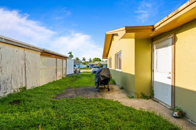 4786 Pine Cone Lane, West Palm Beach, FL 33417