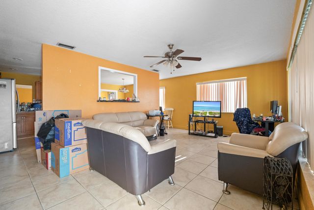 4786 Pine Cone Lane, West Palm Beach, FL 33417