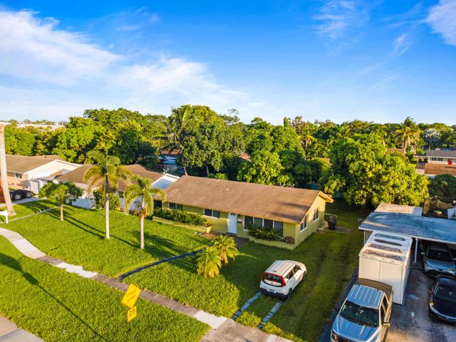 4786 Pine Cone Lane, West Palm Beach, FL 33417