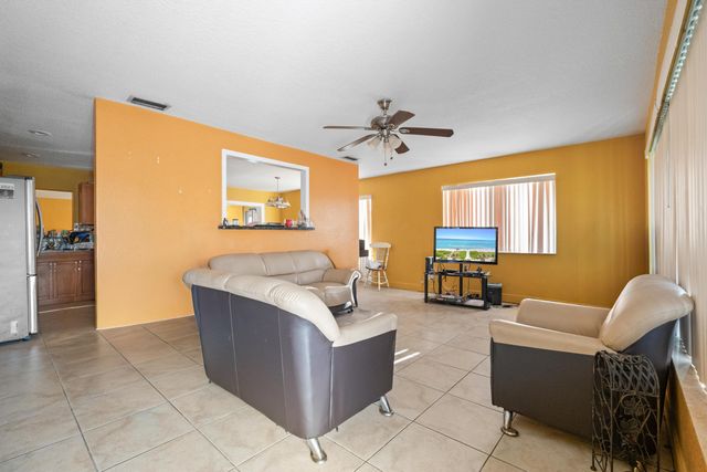 4786 Pine Cone Lane, West Palm Beach, FL 33417
