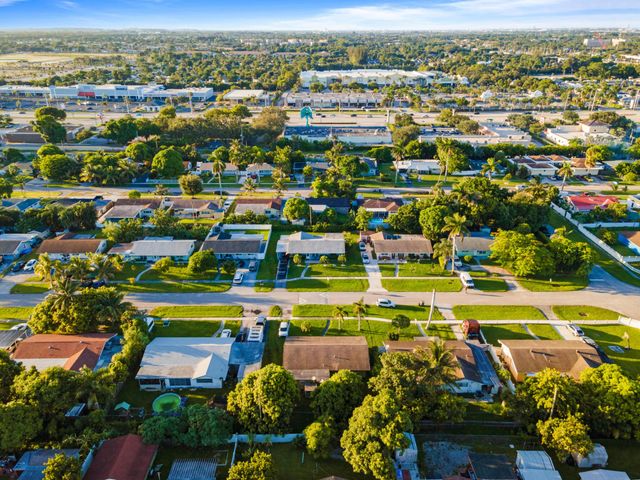 4786 Pine Cone Lane, West Palm Beach, FL 33417