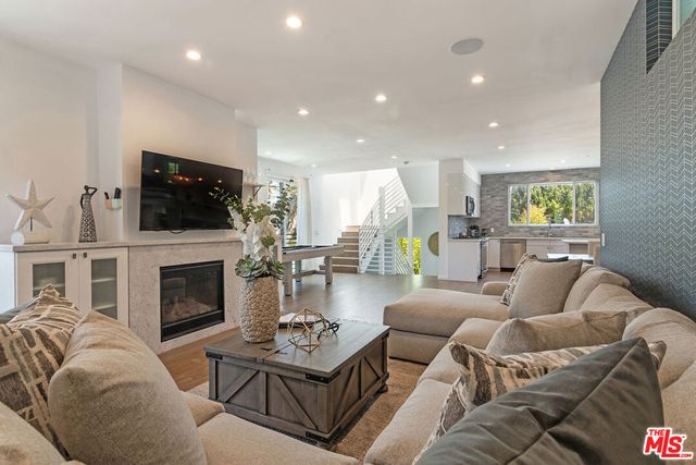 1621 S Bedford Street, Los Angeles, CA 90035