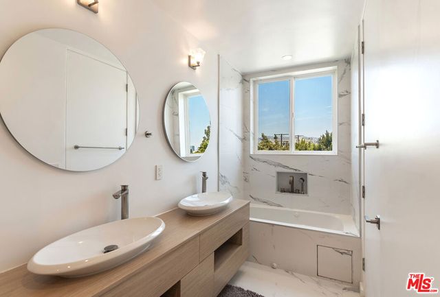 1621 S Bedford Street, Los Angeles, CA 90035