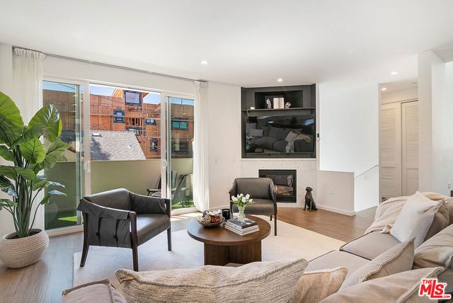 1621 S Bedford Street, Los Angeles, CA 90035