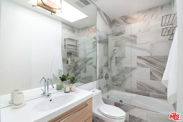 1621 S Bedford Street, Los Angeles, CA 90035