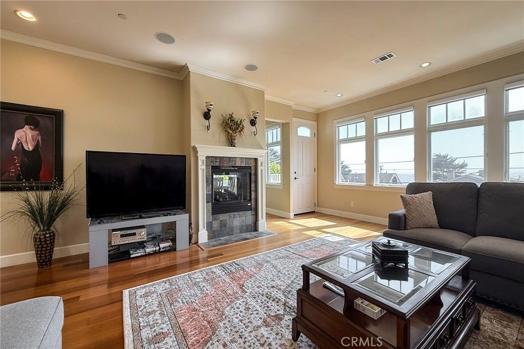 Image 12 of property listing at 5320 Windsor Boulevard, Cambria, CA 93428