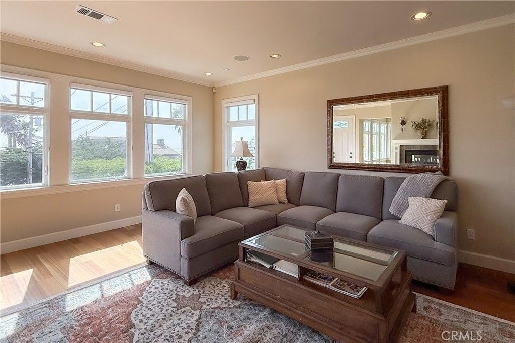 Image 13 of property listing at 5320 Windsor Boulevard, Cambria, CA 93428