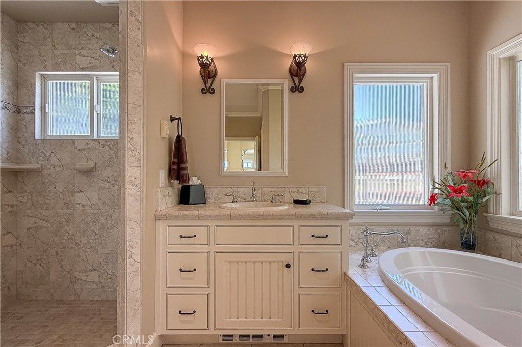 Image 33 of property listing at 5320 Windsor Boulevard, Cambria, CA 93428