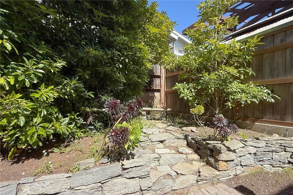 Image 40 of property listing at 5320 Windsor Boulevard, Cambria, CA 93428