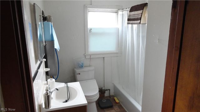 315 Grant Street, Newell, WV 26050
