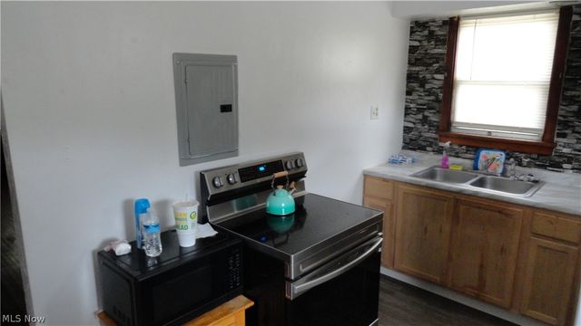 315 Grant Street, Newell, WV 26050