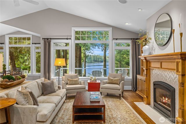 25314 SE 28th Street, Sammamish, WA 98075