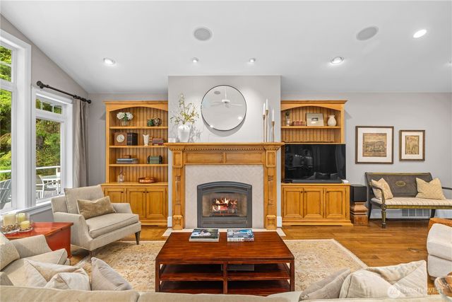 25314 SE 28th Street, Sammamish, WA 98075