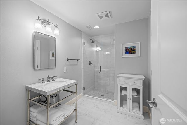 25314 SE 28th Street, Sammamish, WA 98075