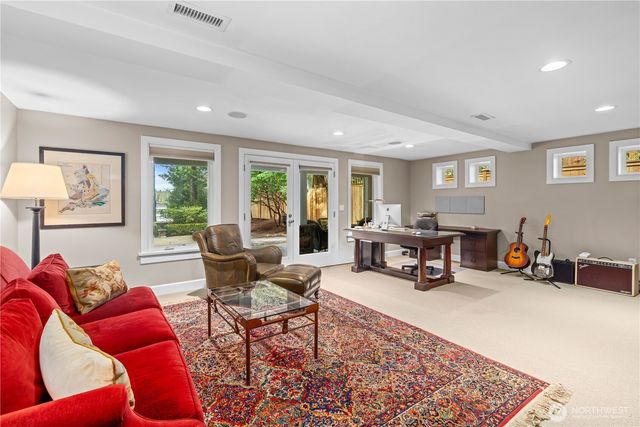 25314 SE 28th Street, Sammamish, WA 98075