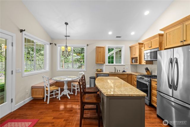 25314 SE 28th Street, Sammamish, WA 98075