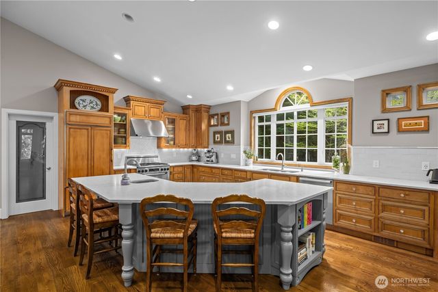 25314 SE 28th Street, Sammamish, WA 98075