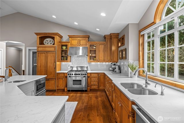 25314 SE 28th Street, Sammamish, WA 98075