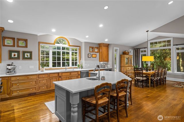 25314 SE 28th Street, Sammamish, WA 98075