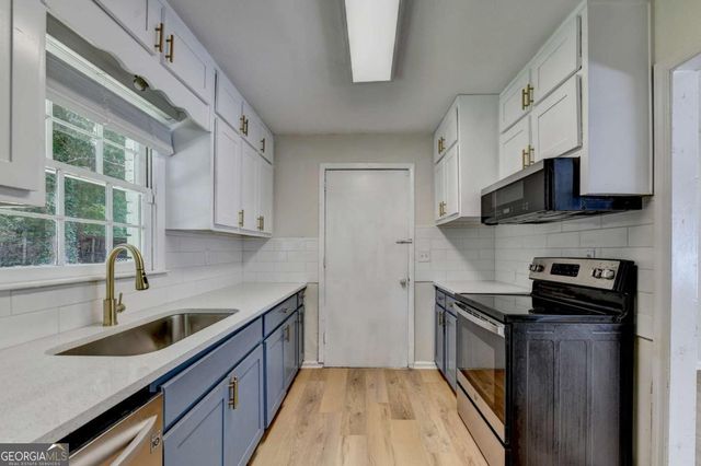 298 W Wind Drive SW, Lilburn, GA 30047