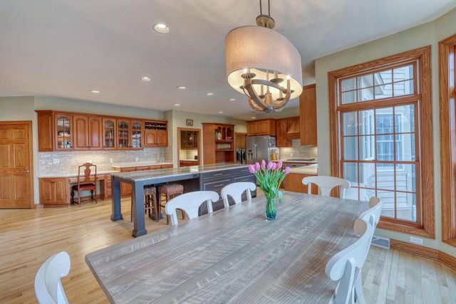 W36 Oakwood DRIVE, Delafield, WI 53018