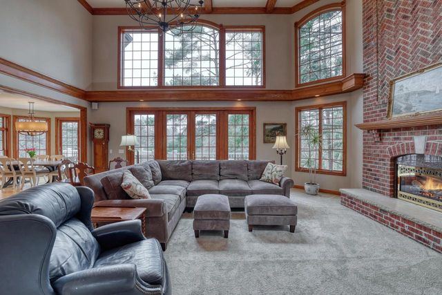 W36 Oakwood DRIVE, Delafield, WI 53018