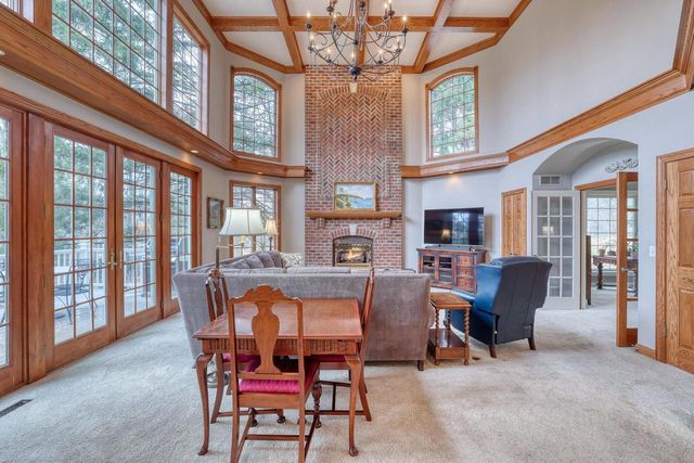 W36 Oakwood DRIVE, Delafield, WI 53018