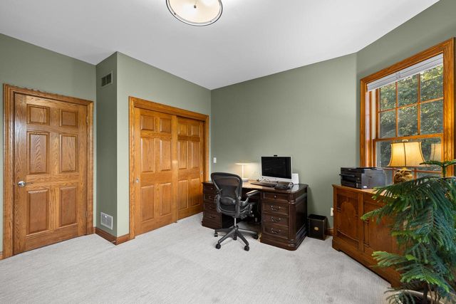 W36 Oakwood DRIVE, Delafield, WI 53018