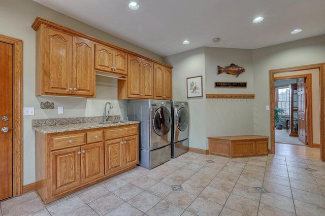 W36 Oakwood DRIVE, Delafield, WI 53018