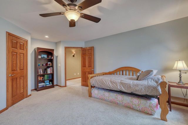 W36 Oakwood DRIVE, Delafield, WI 53018