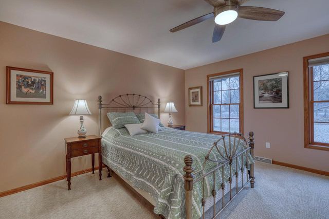 W36 Oakwood DRIVE, Delafield, WI 53018