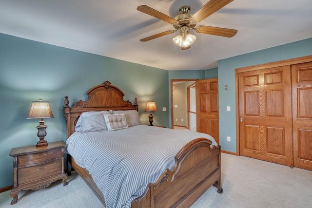 W36 Oakwood DRIVE, Delafield, WI 53018