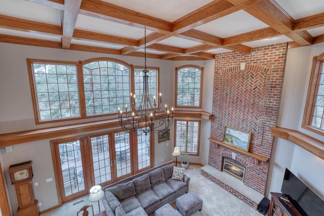 W36 Oakwood DRIVE, Delafield, WI 53018
