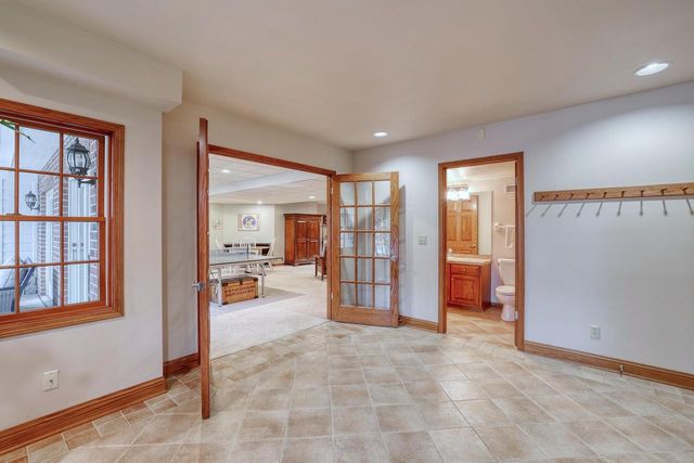 W36 Oakwood DRIVE, Delafield, WI 53018